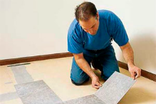 Укладання ПВХ плитки на підлогу своїми руками