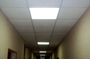 Світлодіодні світильники для стелі Армстронг
