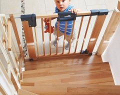 Защита на лестницу от детей своими руками