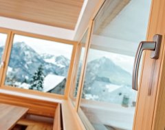 Остекление балконов и лоджий - эффективный способ защиты от жары