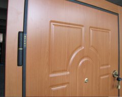 Гарантия безопасности вашего офиса - входная дверь